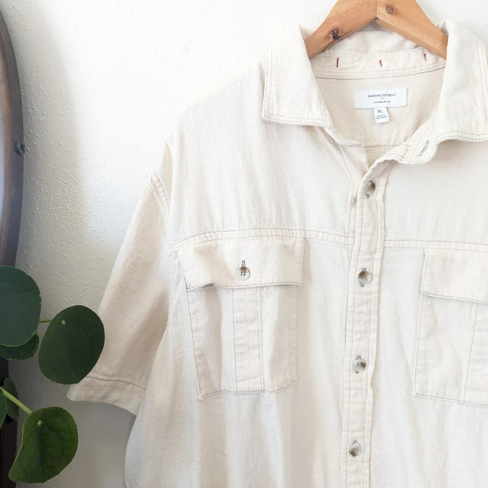 Banana Republic | Standard Fit | Short Sleeve Authentic Ecru Wash Denim